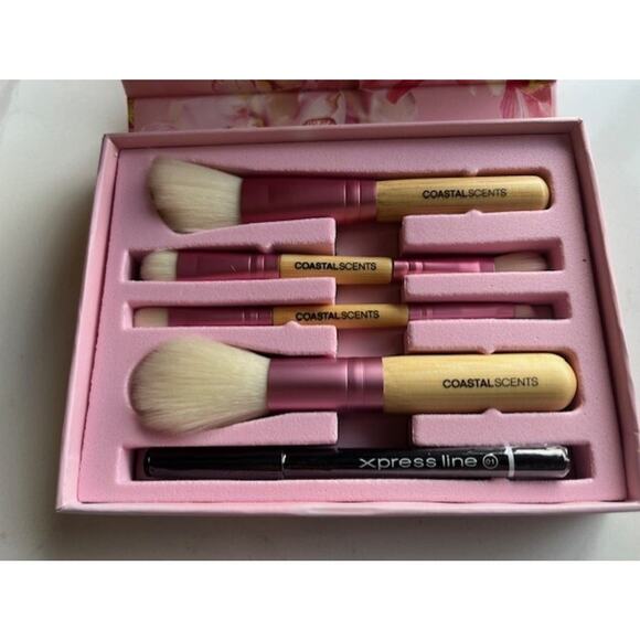 Coastal Scents 5pc Brush Essentials Face, Blush and Eyeshadow - Picture 2 of 8
